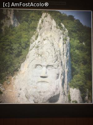 [P16] Chipul sculptat in piatra al lui Decebal » foto by Dan&Ema
 - 
<span class="allrVoted glyphicon glyphicon-heart hidden" id="av870875"></span>
<a class="m-l-10 hidden" id="sv870875" onclick="voting_Foto_DelVot(,870875,6780)" role="button">șterge vot <span class="glyphicon glyphicon-remove"></span></a>
<a id="v9870875" class=" c-red"  onclick="voting_Foto_SetVot(870875)" role="button"><span class="glyphicon glyphicon-heart-empty"></span> <b>LIKE</b> = Votează poza</a> <img class="hidden"  id="f870875W9" src="/imagini/loader.gif" border="0" /><span class="AjErrMes hidden" id="e870875ErM"></span>