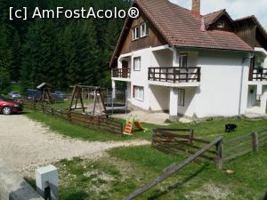 [P02] Acesta este parculetul din curtea vecina unde ne-au recomandat sa megem cu cei mici, cei de la Mistral Resort.  » foto by Gartonea
 - 
<span class="allrVoted glyphicon glyphicon-heart hidden" id="av1092141"></span>
<a class="m-l-10 hidden" id="sv1092141" onclick="voting_Foto_DelVot(,1092141,6845)" role="button">șterge vot <span class="glyphicon glyphicon-remove"></span></a>
<a id="v91092141" class=" c-red"  onclick="voting_Foto_SetVot(1092141)" role="button"><span class="glyphicon glyphicon-heart-empty"></span> <b>LIKE</b> = Votează poza</a> <img class="hidden"  id="f1092141W9" src="/imagini/loader.gif" border="0" /><span class="AjErrMes hidden" id="e1092141ErM"></span>