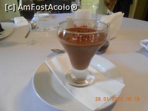 [P09] Desertul: mousse de chocolat cu sare de mare și piper roșu preserate deasupra.  » foto by Rodel
 - 
<span class="allrVoted glyphicon glyphicon-heart hidden" id="av835195"></span>
<a class="m-l-10 hidden" id="sv835195" onclick="voting_Foto_DelVot(,835195,6927)" role="button">șterge vot <span class="glyphicon glyphicon-remove"></span></a>
<a id="v9835195" class=" c-red"  onclick="voting_Foto_SetVot(835195)" role="button"><span class="glyphicon glyphicon-heart-empty"></span> <b>LIKE</b> = Votează poza</a> <img class="hidden"  id="f835195W9" src="/imagini/loader.gif" border="0" /><span class="AjErrMes hidden" id="e835195ErM"></span>