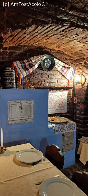 [P05] Un colț tradițional în local. » foto by tata123 🔱
 - 
<span class="allrVoted glyphicon glyphicon-heart hidden" id="av1517202"></span>
<a class="m-l-10 hidden" id="sv1517202" onclick="voting_Foto_DelVot(,1517202,6927)" role="button">șterge vot <span class="glyphicon glyphicon-remove"></span></a>
<a id="v91517202" class=" c-red"  onclick="voting_Foto_SetVot(1517202)" role="button"><span class="glyphicon glyphicon-heart-empty"></span> <b>LIKE</b> = Votează poza</a> <img class="hidden"  id="f1517202W9" src="/imagini/loader.gif" border="0" /><span class="AjErrMes hidden" id="e1517202ErM"></span>