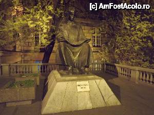 [P209] Instantanee belgrădene nocturne - statuia lui Nikola Tesla din fața clădirii politehnicii » foto by Dragoș_MD
 - 
<span class="allrVoted glyphicon glyphicon-heart hidden" id="av624645"></span>
<a class="m-l-10 hidden" id="sv624645" onclick="voting_Foto_DelVot(,624645,7062)" role="button">șterge vot <span class="glyphicon glyphicon-remove"></span></a>
<a id="v9624645" class=" c-red"  onclick="voting_Foto_SetVot(624645)" role="button"><span class="glyphicon glyphicon-heart-empty"></span> <b>LIKE</b> = Votează poza</a> <img class="hidden"  id="f624645W9" src="/imagini/loader.gif" border="0" /><span class="AjErrMes hidden" id="e624645ErM"></span>