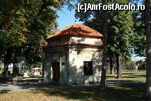 [P68] Parcul Kalemegdan - Mormântul lui Damat Ali Pașa, 'cuceritorul Moreei', alături de care se odihnesc Selim Pașa și Hassan Pașa.  » foto by ariciu
 - 
<span class="allrVoted glyphicon glyphicon-heart hidden" id="av469309"></span>
<a class="m-l-10 hidden" id="sv469309" onclick="voting_Foto_DelVot(,469309,7062)" role="button">șterge vot <span class="glyphicon glyphicon-remove"></span></a>
<a id="v9469309" class=" c-red"  onclick="voting_Foto_SetVot(469309)" role="button"><span class="glyphicon glyphicon-heart-empty"></span> <b>LIKE</b> = Votează poza</a> <img class="hidden"  id="f469309W9" src="/imagini/loader.gif" border="0" /><span class="AjErrMes hidden" id="e469309ErM"></span>