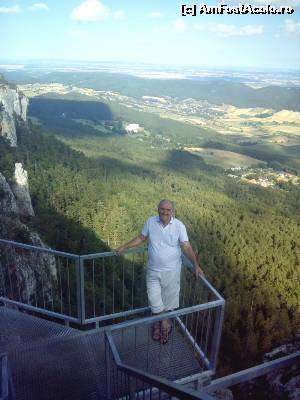 [P18] Suspendat deasupra muntelui. Naturpark Hohe Wand, Wiener Neustadt, Austria.  » foto by traian.leuca †
 - 
<span class="allrVoted glyphicon glyphicon-heart hidden" id="av660717"></span>
<a class="m-l-10 hidden" id="sv660717" onclick="voting_Foto_DelVot(,660717,7068)" role="button">șterge vot <span class="glyphicon glyphicon-remove"></span></a>
<a id="v9660717" class=" c-red"  onclick="voting_Foto_SetVot(660717)" role="button"><span class="glyphicon glyphicon-heart-empty"></span> <b>LIKE</b> = Votează poza</a> <img class="hidden"  id="f660717W9" src="/imagini/loader.gif" border="0" /><span class="AjErrMes hidden" id="e660717ErM"></span>