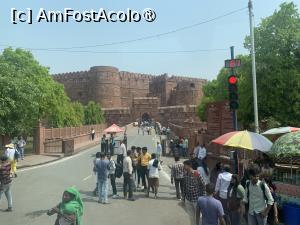 [P01] Agra Fort,India,intrarea » foto by AZE
 - 
<span class="allrVoted glyphicon glyphicon-heart hidden" id="av1435965"></span>
<a class="m-l-10 hidden" id="sv1435965" onclick="voting_Foto_DelVot(,1435965,7081)" role="button">șterge vot <span class="glyphicon glyphicon-remove"></span></a>
<a id="v91435965" class=" c-red"  onclick="voting_Foto_SetVot(1435965)" role="button"><span class="glyphicon glyphicon-heart-empty"></span> <b>LIKE</b> = Votează poza</a> <img class="hidden"  id="f1435965W9" src="/imagini/loader.gif" border="0" /><span class="AjErrMes hidden" id="e1435965ErM"></span>