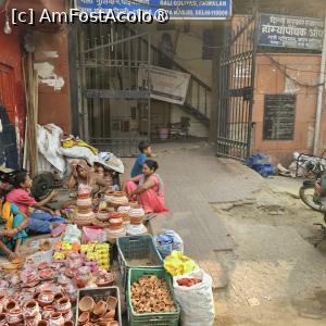[P06] piata din New Delhi » foto by robert
 - 
<span class="allrVoted glyphicon glyphicon-heart hidden" id="av1474306"></span>
<a class="m-l-10 hidden" id="sv1474306" onclick="voting_Foto_DelVot(,1474306,7091)" role="button">șterge vot <span class="glyphicon glyphicon-remove"></span></a>
<a id="v91474306" class=" c-red"  onclick="voting_Foto_SetVot(1474306)" role="button"><span class="glyphicon glyphicon-heart-empty"></span> <b>LIKE</b> = Votează poza</a> <img class="hidden"  id="f1474306W9" src="/imagini/loader.gif" border="0" /><span class="AjErrMes hidden" id="e1474306ErM"></span>