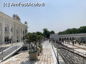 [P29] Gurdwara Bangla Sahib,curte » foto by AZE
 - 
<span class="allrVoted glyphicon glyphicon-heart hidden" id="av1426655"></span>
<a class="m-l-10 hidden" id="sv1426655" onclick="voting_Foto_DelVot(,1426655,7091)" role="button">șterge vot <span class="glyphicon glyphicon-remove"></span></a>
<a id="v91426655" class=" c-red"  onclick="voting_Foto_SetVot(1426655)" role="button"><span class="glyphicon glyphicon-heart-empty"></span> <b>LIKE</b> = Votează poza</a> <img class="hidden"  id="f1426655W9" src="/imagini/loader.gif" border="0" /><span class="AjErrMes hidden" id="e1426655ErM"></span>