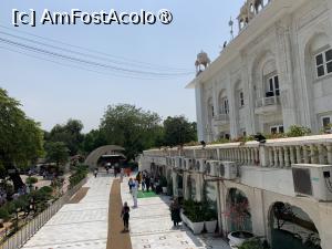 [P37] Gurdwara Bangla Sahib » foto by AZE
 - 
<span class="allrVoted glyphicon glyphicon-heart hidden" id="av1426663"></span>
<a class="m-l-10 hidden" id="sv1426663" onclick="voting_Foto_DelVot(,1426663,7091)" role="button">șterge vot <span class="glyphicon glyphicon-remove"></span></a>
<a id="v91426663" class=" c-red"  onclick="voting_Foto_SetVot(1426663)" role="button"><span class="glyphicon glyphicon-heart-empty"></span> <b>LIKE</b> = Votează poza</a> <img class="hidden"  id="f1426663W9" src="/imagini/loader.gif" border="0" /><span class="AjErrMes hidden" id="e1426663ErM"></span>