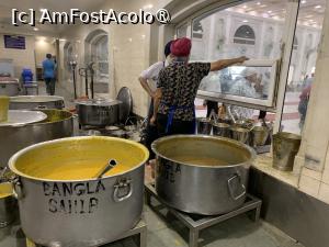 [P46] Gurdwara Bangla Sahib,bucătărie » foto by AZE
 - 
<span class="allrVoted glyphicon glyphicon-heart hidden" id="av1426672"></span>
<a class="m-l-10 hidden" id="sv1426672" onclick="voting_Foto_DelVot(,1426672,7091)" role="button">șterge vot <span class="glyphicon glyphicon-remove"></span></a>
<a id="v91426672" class=" c-red"  onclick="voting_Foto_SetVot(1426672)" role="button"><span class="glyphicon glyphicon-heart-empty"></span> <b>LIKE</b> = Votează poza</a> <img class="hidden"  id="f1426672W9" src="/imagini/loader.gif" border="0" /><span class="AjErrMes hidden" id="e1426672ErM"></span>