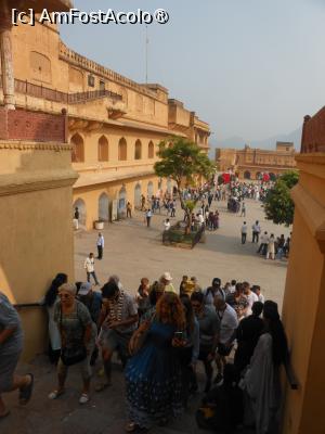 [P10] Jaipur - Amber Fort, vizitatori. » foto by iulianic
 - 
<span class="allrVoted glyphicon glyphicon-heart hidden" id="av1465738"></span>
<a class="m-l-10 hidden" id="sv1465738" onclick="voting_Foto_DelVot(,1465738,7099)" role="button">șterge vot <span class="glyphicon glyphicon-remove"></span></a>
<a id="v91465738" class=" c-red"  onclick="voting_Foto_SetVot(1465738)" role="button"><span class="glyphicon glyphicon-heart-empty"></span> <b>LIKE</b> = Votează poza</a> <img class="hidden"  id="f1465738W9" src="/imagini/loader.gif" border="0" /><span class="AjErrMes hidden" id="e1465738ErM"></span>