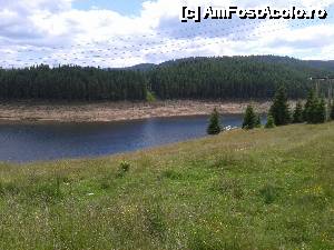 [P112] Transalpina acum, în multe imagini și puține cuvinte - Dincolo de lac, Transalpina urmărește conturul Lacului Oașa » foto by Lyssys
 - 
<span class="allrVoted glyphicon glyphicon-heart hidden" id="av636605"></span>
<a class="m-l-10 hidden" id="sv636605" onclick="voting_Foto_DelVot(,636605,7149)" role="button">șterge vot <span class="glyphicon glyphicon-remove"></span></a>
<a id="v9636605" class=" c-red"  onclick="voting_Foto_SetVot(636605)" role="button"><span class="glyphicon glyphicon-heart-empty"></span> <b>LIKE</b> = Votează poza</a> <img class="hidden"  id="f636605W9" src="/imagini/loader.gif" border="0" /><span class="AjErrMes hidden" id="e636605ErM"></span>