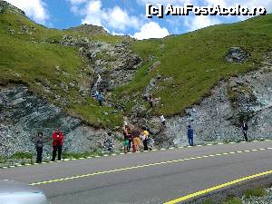 [P165] ... Turiști însetați, pe Transalpina, iul. 2015 » foto by Lyssys
 - 
<span class="allrVoted glyphicon glyphicon-heart hidden" id="av636658"></span>
<a class="m-l-10 hidden" id="sv636658" onclick="voting_Foto_DelVot(,636658,7149)" role="button">șterge vot <span class="glyphicon glyphicon-remove"></span></a>
<a id="v9636658" class=" c-red"  onclick="voting_Foto_SetVot(636658)" role="button"><span class="glyphicon glyphicon-heart-empty"></span> <b>LIKE</b> = Votează poza</a> <img class="hidden"  id="f636658W9" src="/imagini/loader.gif" border="0" /><span class="AjErrMes hidden" id="e636658ErM"></span>