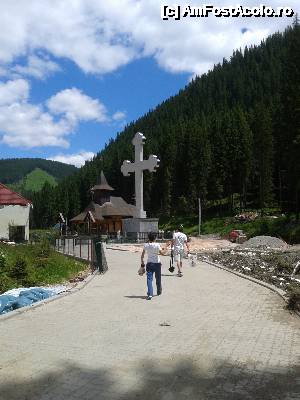 [P88] Transalpina acum, în multe imagini și puține cuvinte - Al treilea popas, la Mânăstirea Sfinților Mari Mucenici Brâncoveni și a Sfântului Mare Mucenic Mina, ctitorită de F Timiș Gurile rele (de jurnaliști) spun că ar fi ridicat câte o mânăstire cu mega-cruci lângă fiecare gură de mină auriferă...  » foto by Lyssys
 - 
<span class="allrVoted glyphicon glyphicon-heart hidden" id="av636574"></span>
<a class="m-l-10 hidden" id="sv636574" onclick="voting_Foto_DelVot(,636574,7149)" role="button">șterge vot <span class="glyphicon glyphicon-remove"></span></a>
<a id="v9636574" class=" c-red"  onclick="voting_Foto_SetVot(636574)" role="button"><span class="glyphicon glyphicon-heart-empty"></span> <b>LIKE</b> = Votează poza</a> <img class="hidden"  id="f636574W9" src="/imagini/loader.gif" border="0" /><span class="AjErrMes hidden" id="e636574ErM"></span>