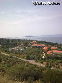 [P230] Hotel Athena văzut de sus... în stânga maisonette, în faţă clădirea cu camerele 200, în dreapta 'Armonia'... » foto by Aeerdna*
 - 
<span class="allrVoted glyphicon glyphicon-heart hidden" id="av217454"></span>
<a class="m-l-10 hidden" id="sv217454" onclick="voting_Foto_DelVot(,217454,7150)" role="button">șterge vot <span class="glyphicon glyphicon-remove"></span></a>
<a id="v9217454" class=" c-red"  onclick="voting_Foto_SetVot(217454)" role="button"><span class="glyphicon glyphicon-heart-empty"></span> <b>LIKE</b> = Votează poza</a> <img class="hidden"  id="f217454W9" src="/imagini/loader.gif" border="0" /><span class="AjErrMes hidden" id="e217454ErM"></span>