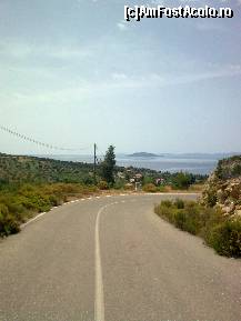 [P235] Drumul asfaltat care coboară din Agios Paulos... Cămai există unul neasfaltat... » foto by Aeerdna*
 - 
<span class="allrVoted glyphicon glyphicon-heart hidden" id="av217459"></span>
<a class="m-l-10 hidden" id="sv217459" onclick="voting_Foto_DelVot(,217459,7150)" role="button">șterge vot <span class="glyphicon glyphicon-remove"></span></a>
<a id="v9217459" class=" c-red"  onclick="voting_Foto_SetVot(217459)" role="button"><span class="glyphicon glyphicon-heart-empty"></span> <b>LIKE</b> = Votează poza</a> <img class="hidden"  id="f217459W9" src="/imagini/loader.gif" border="0" /><span class="AjErrMes hidden" id="e217459ErM"></span>