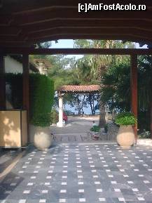 [P244] Vedere dinspre recepţie spre intrarea în hotel... » foto by Aeerdna*
 - 
<span class="allrVoted glyphicon glyphicon-heart hidden" id="av217468"></span>
<a class="m-l-10 hidden" id="sv217468" onclick="voting_Foto_DelVot(,217468,7150)" role="button">șterge vot <span class="glyphicon glyphicon-remove"></span></a>
<a id="v9217468" class=" c-red"  onclick="voting_Foto_SetVot(217468)" role="button"><span class="glyphicon glyphicon-heart-empty"></span> <b>LIKE</b> = Votează poza</a> <img class="hidden"  id="f217468W9" src="/imagini/loader.gif" border="0" /><span class="AjErrMes hidden" id="e217468ErM"></span>