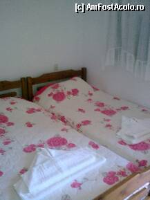 [P293] Dormitor (doua paturi)in vila Katerinei » foto by Aeerdna*
 - 
<span class="allrVoted glyphicon glyphicon-heart hidden" id="av217579"></span>
<a class="m-l-10 hidden" id="sv217579" onclick="voting_Foto_DelVot(,217579,7150)" role="button">șterge vot <span class="glyphicon glyphicon-remove"></span></a>
<a id="v9217579" class=" c-red"  onclick="voting_Foto_SetVot(217579)" role="button"><span class="glyphicon glyphicon-heart-empty"></span> <b>LIKE</b> = Votează poza</a> <img class="hidden"  id="f217579W9" src="/imagini/loader.gif" border="0" /><span class="AjErrMes hidden" id="e217579ErM"></span>