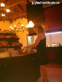 [P391] Câteodată, mai mănânci şi pâine... mai ales dacă alergi toată ziua » foto by Aeerdna*
 - 
<span class="allrVoted glyphicon glyphicon-heart hidden" id="av219086"></span>
<a class="m-l-10 hidden" id="sv219086" onclick="voting_Foto_DelVot(,219086,7150)" role="button">șterge vot <span class="glyphicon glyphicon-remove"></span></a>
<a id="v9219086" class=" c-red"  onclick="voting_Foto_SetVot(219086)" role="button"><span class="glyphicon glyphicon-heart-empty"></span> <b>LIKE</b> = Votează poza</a> <img class="hidden"  id="f219086W9" src="/imagini/loader.gif" border="0" /><span class="AjErrMes hidden" id="e219086ErM"></span>