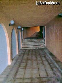 [P94] Tunelul care face legătura între recepţie şi plajă... este monitorizat cu cameră de luat vederi care funcţionează non-stop... » foto by Aeerdna*
 - 
<span class="allrVoted glyphicon glyphicon-heart hidden" id="av217164"></span>
<a class="m-l-10 hidden" id="sv217164" onclick="voting_Foto_DelVot(,217164,7150)" role="button">șterge vot <span class="glyphicon glyphicon-remove"></span></a>
<a id="v9217164" class=" c-red"  onclick="voting_Foto_SetVot(217164)" role="button"><span class="glyphicon glyphicon-heart-empty"></span> <b>LIKE</b> = Votează poza</a> <img class="hidden"  id="f217164W9" src="/imagini/loader.gif" border="0" /><span class="AjErrMes hidden" id="e217164ErM"></span>