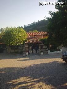 [P98] Intrarea la restaurantul 'Doxato', dimineaţă, ora 7:30... » foto by Aeerdna*
 - 
<span class="allrVoted glyphicon glyphicon-heart hidden" id="av217168"></span>
<a class="m-l-10 hidden" id="sv217168" onclick="voting_Foto_DelVot(,217168,7150)" role="button">șterge vot <span class="glyphicon glyphicon-remove"></span></a>
<a id="v9217168" class=" c-red"  onclick="voting_Foto_SetVot(217168)" role="button"><span class="glyphicon glyphicon-heart-empty"></span> <b>LIKE</b> = Votează poza</a> <img class="hidden"  id="f217168W9" src="/imagini/loader.gif" border="0" /><span class="AjErrMes hidden" id="e217168ErM"></span>