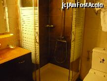 [P06] Baia, cu chiuveta din sticla, apa calda la discretie , la orice ora din zi si din noapte.Prosoape schimbate la 2 zile. » foto by michirec
 - 
<span class="allrVoted glyphicon glyphicon-heart hidden" id="av206251"></span>
<a class="m-l-10 hidden" id="sv206251" onclick="voting_Foto_DelVot(,206251,7150)" role="button">șterge vot <span class="glyphicon glyphicon-remove"></span></a>
<a id="v9206251" class=" c-red"  onclick="voting_Foto_SetVot(206251)" role="button"><span class="glyphicon glyphicon-heart-empty"></span> <b>LIKE</b> = Votează poza</a> <img class="hidden"  id="f206251W9" src="/imagini/loader.gif" border="0" /><span class="AjErrMes hidden" id="e206251ErM"></span>