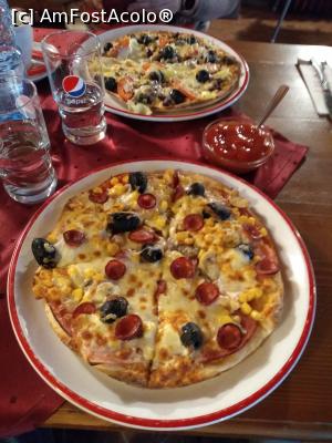 [P03] Pizzeria Szarvas (Cerbul) - pizza » foto by Dragoș_MD
 - 
<span class="allrVoted glyphicon glyphicon-heart hidden" id="av1274525"></span>
<a class="m-l-10 hidden" id="sv1274525" onclick="voting_Foto_DelVot(,1274525,7201)" role="button">șterge vot <span class="glyphicon glyphicon-remove"></span></a>
<a id="v91274525" class=" c-red"  onclick="voting_Foto_SetVot(1274525)" role="button"><span class="glyphicon glyphicon-heart-empty"></span> <b>LIKE</b> = Votează poza</a> <img class="hidden"  id="f1274525W9" src="/imagini/loader.gif" border="0" /><span class="AjErrMes hidden" id="e1274525ErM"></span>