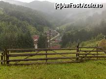 [P17] Centrul satului, vazut de langa biserica. » foto by dartax
 - 
<span class="allrVoted glyphicon glyphicon-heart hidden" id="av133096"></span>
<a class="m-l-10 hidden" id="sv133096" onclick="voting_Foto_DelVot(,133096,7213)" role="button">șterge vot <span class="glyphicon glyphicon-remove"></span></a>
<a id="v9133096" class=" c-red"  onclick="voting_Foto_SetVot(133096)" role="button"><span class="glyphicon glyphicon-heart-empty"></span> <b>LIKE</b> = Votează poza</a> <img class="hidden"  id="f133096W9" src="/imagini/loader.gif" border="0" /><span class="AjErrMes hidden" id="e133096ErM"></span>