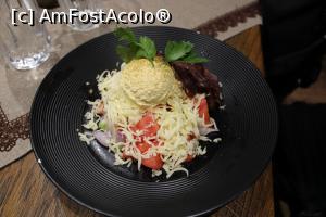 [P12] Veliko Tarnovo, Restaurantul Shtastliveca, Salata Ciobanului » foto by mprofeanu
 - 
<span class="allrVoted glyphicon glyphicon-heart hidden" id="av1264787"></span>
<a class="m-l-10 hidden" id="sv1264787" onclick="voting_Foto_DelVot(,1264787,7373)" role="button">șterge vot <span class="glyphicon glyphicon-remove"></span></a>
<a id="v91264787" class=" c-red"  onclick="voting_Foto_SetVot(1264787)" role="button"><span class="glyphicon glyphicon-heart-empty"></span> <b>LIKE</b> = Votează poza</a> <img class="hidden"  id="f1264787W9" src="/imagini/loader.gif" border="0" /><span class="AjErrMes hidden" id="e1264787ErM"></span>