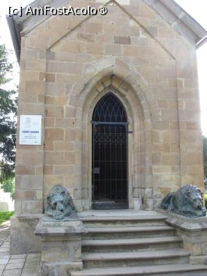 [P25] Mausoleul Andrei Șaguna - Rășinari (foto 2010). » foto by tata123 🔱
 - 
<span class="allrVoted glyphicon glyphicon-heart hidden" id="av1430030"></span>
<a class="m-l-10 hidden" id="sv1430030" onclick="voting_Foto_DelVot(,1430030,7405)" role="button">șterge vot <span class="glyphicon glyphicon-remove"></span></a>
<a id="v91430030" class=" c-red"  onclick="voting_Foto_SetVot(1430030)" role="button"><span class="glyphicon glyphicon-heart-empty"></span> <b>LIKE</b> = Votează poza</a> <img class="hidden"  id="f1430030W9" src="/imagini/loader.gif" border="0" /><span class="AjErrMes hidden" id="e1430030ErM"></span>