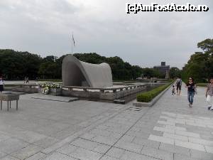 [P22] Hiroshima, Parcul Memorial al Păcii, Cenotaful Victimelor Bombei Atomice arcul vegheză asupra sufletelor celor ce nu sunt în sicriul de piatră » foto by mprofeanu
 - 
<span class="allrVoted glyphicon glyphicon-heart hidden" id="av699471"></span>
<a class="m-l-10 hidden" id="sv699471" onclick="voting_Foto_DelVot(,699471,7440)" role="button">șterge vot <span class="glyphicon glyphicon-remove"></span></a>
<a id="v9699471" class=" c-red"  onclick="voting_Foto_SetVot(699471)" role="button"><span class="glyphicon glyphicon-heart-empty"></span> <b>LIKE</b> = Votează poza</a> <img class="hidden"  id="f699471W9" src="/imagini/loader.gif" border="0" /><span class="AjErrMes hidden" id="e699471ErM"></span>