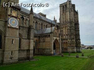 [P31] Catedrala Wells văzută din latura dreaptă » foto by Marius 72
 - 
<span class="allrVoted glyphicon glyphicon-heart hidden" id="av1505876"></span>
<a class="m-l-10 hidden" id="sv1505876" onclick="voting_Foto_DelVot(,1505876,7515)" role="button">șterge vot <span class="glyphicon glyphicon-remove"></span></a>
<a id="v91505876" class=" c-red"  onclick="voting_Foto_SetVot(1505876)" role="button"><span class="glyphicon glyphicon-heart-empty"></span> <b>LIKE</b> = Votează poza</a> <img class="hidden"  id="f1505876W9" src="/imagini/loader.gif" border="0" /><span class="AjErrMes hidden" id="e1505876ErM"></span>