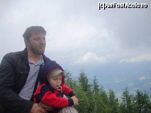[P01] BUBU, impreuna cu tati, admirand peisajul.  » foto by liviu49
 - 
<span class="allrVoted glyphicon glyphicon-heart hidden" id="av621952"></span>
<a class="m-l-10 hidden" id="sv621952" onclick="voting_Foto_DelVot(,621952,7573)" role="button">șterge vot <span class="glyphicon glyphicon-remove"></span></a>
<a id="v9621952" class=" c-red"  onclick="voting_Foto_SetVot(621952)" role="button"><span class="glyphicon glyphicon-heart-empty"></span> <b>LIKE</b> = Votează poza</a> <img class="hidden"  id="f621952W9" src="/imagini/loader.gif" border="0" /><span class="AjErrMes hidden" id="e621952ErM"></span>