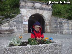 [P26] BUBU in fata tunelului, cu preocuparea sa de baza, joaca cu masinutele.  » foto by liviu49
 - 
<span class="allrVoted glyphicon glyphicon-heart hidden" id="av621977"></span>
<a class="m-l-10 hidden" id="sv621977" onclick="voting_Foto_DelVot(,621977,7573)" role="button">șterge vot <span class="glyphicon glyphicon-remove"></span></a>
<a id="v9621977" class=" c-red"  onclick="voting_Foto_SetVot(621977)" role="button"><span class="glyphicon glyphicon-heart-empty"></span> <b>LIKE</b> = Votează poza</a> <img class="hidden"  id="f621977W9" src="/imagini/loader.gif" border="0" /><span class="AjErrMes hidden" id="e621977ErM"></span>