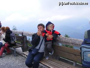 [P33] BUBU, impreuna cu tati, pe o banca in parcarea de la tunel.  » foto by liviu49
 - 
<span class="allrVoted glyphicon glyphicon-heart hidden" id="av621984"></span>
<a class="m-l-10 hidden" id="sv621984" onclick="voting_Foto_DelVot(,621984,7573)" role="button">șterge vot <span class="glyphicon glyphicon-remove"></span></a>
<a id="v9621984" class=" c-red"  onclick="voting_Foto_SetVot(621984)" role="button"><span class="glyphicon glyphicon-heart-empty"></span> <b>LIKE</b> = Votează poza</a> <img class="hidden"  id="f621984W9" src="/imagini/loader.gif" border="0" /><span class="AjErrMes hidden" id="e621984ErM"></span>