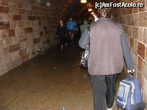 [P46] Mamaie, pe tunel, la iesirea de la lift.  » foto by liviu49
 - 
<span class="allrVoted glyphicon glyphicon-heart hidden" id="av621997"></span>
<a class="m-l-10 hidden" id="sv621997" onclick="voting_Foto_DelVot(,621997,7573)" role="button">șterge vot <span class="glyphicon glyphicon-remove"></span></a>
<a id="v9621997" class=" c-red"  onclick="voting_Foto_SetVot(621997)" role="button"><span class="glyphicon glyphicon-heart-empty"></span> <b>LIKE</b> = Votează poza</a> <img class="hidden"  id="f621997W9" src="/imagini/loader.gif" border="0" /><span class="AjErrMes hidden" id="e621997ErM"></span>