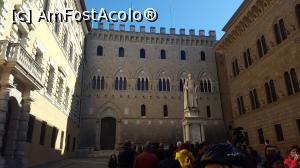 [P01] Palazzo Salimbeli, sediul băncii Monte dei Paschi di Siena, unde s-ar afla și o colecție de artă.  » foto by Aurici
 - 
<span class="allrVoted glyphicon glyphicon-heart hidden" id="av1089113"></span>
<a class="m-l-10 hidden" id="sv1089113" onclick="voting_Foto_DelVot(,1089113,7576)" role="button">șterge vot <span class="glyphicon glyphicon-remove"></span></a>
<a id="v91089113" class=" c-red"  onclick="voting_Foto_SetVot(1089113)" role="button"><span class="glyphicon glyphicon-heart-empty"></span> <b>LIKE</b> = Votează poza</a> <img class="hidden"  id="f1089113W9" src="/imagini/loader.gif" border="0" /><span class="AjErrMes hidden" id="e1089113ErM"></span>