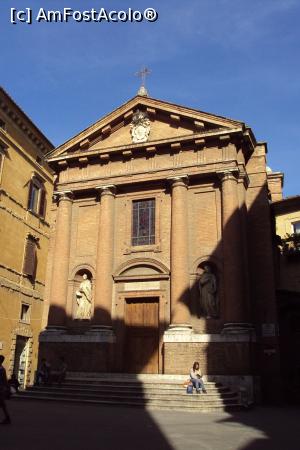 [P23] Chiesa di San Cristoforo din Piazza Tolomei.  » foto by Carmen Ion
 - 
<span class="allrVoted glyphicon glyphicon-heart hidden" id="av809055"></span>
<a class="m-l-10 hidden" id="sv809055" onclick="voting_Foto_DelVot(,809055,7576)" role="button">șterge vot <span class="glyphicon glyphicon-remove"></span></a>
<a id="v9809055" class=" c-red"  onclick="voting_Foto_SetVot(809055)" role="button"><span class="glyphicon glyphicon-heart-empty"></span> <b>LIKE</b> = Votează poza</a> <img class="hidden"  id="f809055W9" src="/imagini/loader.gif" border="0" /><span class="AjErrMes hidden" id="e809055ErM"></span>