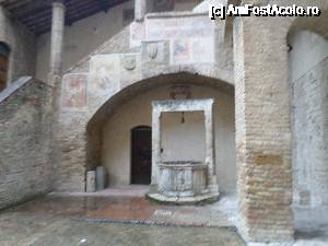 [P07] patio, gradina interioara a unui palazzo cu basoreliefuri, picturi si fantana veche de sute de ani » foto by amero
 - 
<span class="allrVoted glyphicon glyphicon-heart hidden" id="av694208"></span>
<a class="m-l-10 hidden" id="sv694208" onclick="voting_Foto_DelVot(,694208,7623)" role="button">șterge vot <span class="glyphicon glyphicon-remove"></span></a>
<a id="v9694208" class=" c-red"  onclick="voting_Foto_SetVot(694208)" role="button"><span class="glyphicon glyphicon-heart-empty"></span> <b>LIKE</b> = Votează poza</a> <img class="hidden"  id="f694208W9" src="/imagini/loader.gif" border="0" /><span class="AjErrMes hidden" id="e694208ErM"></span>