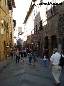 [P25] San Gimignano sau  Manhattan-ul medieval, alta strada din cetate » foto by Diaura*
 - 
<span class="allrVoted glyphicon glyphicon-heart hidden" id="av144017"></span>
<a class="m-l-10 hidden" id="sv144017" onclick="voting_Foto_DelVot(,144017,7623)" role="button">șterge vot <span class="glyphicon glyphicon-remove"></span></a>
<a id="v9144017" class=" c-red"  onclick="voting_Foto_SetVot(144017)" role="button"><span class="glyphicon glyphicon-heart-empty"></span> <b>LIKE</b> = Votează poza</a> <img class="hidden"  id="f144017W9" src="/imagini/loader.gif" border="0" /><span class="AjErrMes hidden" id="e144017ErM"></span>