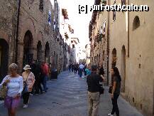 [P04] San Gimignano sau  Manhattan-ul medieval - prima strada dupa intrarea in cetate » foto by Diaura*
 - 
<span class="allrVoted glyphicon glyphicon-heart hidden" id="av143973"></span>
<a class="m-l-10 hidden" id="sv143973" onclick="voting_Foto_DelVot(,143973,7623)" role="button">șterge vot <span class="glyphicon glyphicon-remove"></span></a>
<a id="v9143973" class=" c-red"  onclick="voting_Foto_SetVot(143973)" role="button"><span class="glyphicon glyphicon-heart-empty"></span> <b>LIKE</b> = Votează poza</a> <img class="hidden"  id="f143973W9" src="/imagini/loader.gif" border="0" /><span class="AjErrMes hidden" id="e143973ErM"></span>