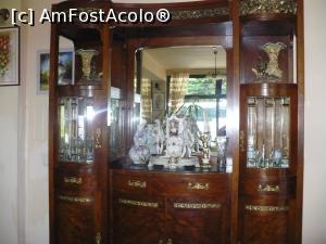 [P03] vitrine cu bibelouri deosebite » foto by Yolanda
 - 
<span class="allrVoted glyphicon glyphicon-heart hidden" id="av1008648"></span>
<a class="m-l-10 hidden" id="sv1008648" onclick="voting_Foto_DelVot(,1008648,7649)" role="button">șterge vot <span class="glyphicon glyphicon-remove"></span></a>
<a id="v91008648" class=" c-red"  onclick="voting_Foto_SetVot(1008648)" role="button"><span class="glyphicon glyphicon-heart-empty"></span> <b>LIKE</b> = Votează poza</a> <img class="hidden"  id="f1008648W9" src="/imagini/loader.gif" border="0" /><span class="AjErrMes hidden" id="e1008648ErM"></span>