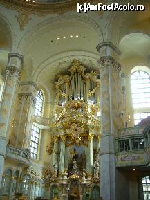 [P08] Dresda, Frauenkirche (Biserica Maicii Domnului), interior » foto by magdalena
 - 
<span class="allrVoted glyphicon glyphicon-heart hidden" id="av148975"></span>
<a class="m-l-10 hidden" id="sv148975" onclick="voting_Foto_DelVot(,148975,7690)" role="button">șterge vot <span class="glyphicon glyphicon-remove"></span></a>
<a id="v9148975" class=" c-red"  onclick="voting_Foto_SetVot(148975)" role="button"><span class="glyphicon glyphicon-heart-empty"></span> <b>LIKE</b> = Votează poza</a> <img class="hidden"  id="f148975W9" src="/imagini/loader.gif" border="0" /><span class="AjErrMes hidden" id="e148975ErM"></span>