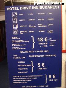 [P05] Afisul cu preturile de pe peretele de la intrarea in hotelul Drive Inn » foto by ileanaxperta*
 - 
<span class="allrVoted glyphicon glyphicon-heart hidden" id="av148600"></span>
<a class="m-l-10 hidden" id="sv148600" onclick="voting_Foto_DelVot(,148600,7707)" role="button">șterge vot <span class="glyphicon glyphicon-remove"></span></a>
<a id="v9148600" class=" c-red"  onclick="voting_Foto_SetVot(148600)" role="button"><span class="glyphicon glyphicon-heart-empty"></span> <b>LIKE</b> = Votează poza</a> <img class="hidden"  id="f148600W9" src="/imagini/loader.gif" border="0" /><span class="AjErrMes hidden" id="e148600ErM"></span>