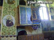 P11 [AUG-2010] Schitul Vovidenia - amvonul vechii biserici care s-a pastrat