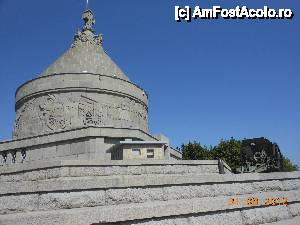 [P03] Mărăşeşti - Mausoleul Eroilor. Cupola cu scene de luptă în basorelief.  » foto by iulianic
 - 
<span class="allrVoted glyphicon glyphicon-heart hidden" id="av464316"></span>
<a class="m-l-10 hidden" id="sv464316" onclick="voting_Foto_DelVot(,464316,7833)" role="button">șterge vot <span class="glyphicon glyphicon-remove"></span></a>
<a id="v9464316" class=" c-red"  onclick="voting_Foto_SetVot(464316)" role="button"><span class="glyphicon glyphicon-heart-empty"></span> <b>LIKE</b> = Votează poza</a> <img class="hidden"  id="f464316W9" src="/imagini/loader.gif" border="0" /><span class="AjErrMes hidden" id="e464316ErM"></span>