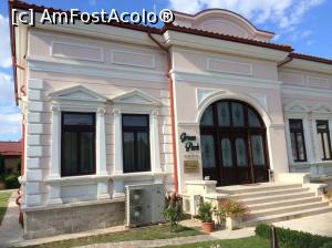 [P13] Focsani - Casa Ibraileanu - Bd Garii nr 6 - in present aici este un hotel si desi sotul facea poza fiind in strada a fost admonestat. Daca le spuneam ca vrem sa le facem reclama probabil ca-l invitau si la o cafea :)  » foto by mishu
 - 
<span class="allrVoted glyphicon glyphicon-heart hidden" id="av764826"></span>
<a class="m-l-10 hidden" id="sv764826" onclick="voting_Foto_DelVot(,764826,7833)" role="button">șterge vot <span class="glyphicon glyphicon-remove"></span></a>
<a id="v9764826" class=" c-red"  onclick="voting_Foto_SetVot(764826)" role="button"><span class="glyphicon glyphicon-heart-empty"></span> <b>LIKE</b> = Votează poza</a> <img class="hidden"  id="f764826W9" src="/imagini/loader.gif" border="0" /><span class="AjErrMes hidden" id="e764826ErM"></span>