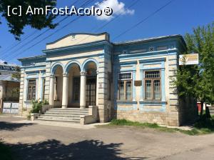 [P14] Focsani - Casa Damian, Bd. Garii nr. 8 » foto by mishu
 - 
<span class="allrVoted glyphicon glyphicon-heart hidden" id="av764829"></span>
<a class="m-l-10 hidden" id="sv764829" onclick="voting_Foto_DelVot(,764829,7833)" role="button">șterge vot <span class="glyphicon glyphicon-remove"></span></a>
<a id="v9764829" class=" c-red"  onclick="voting_Foto_SetVot(764829)" role="button"><span class="glyphicon glyphicon-heart-empty"></span> <b>LIKE</b> = Votează poza</a> <img class="hidden"  id="f764829W9" src="/imagini/loader.gif" border="0" /><span class="AjErrMes hidden" id="e764829ErM"></span>