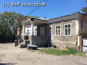 [P16] Focsani - Casa Longinescu, Bd. Garii nr. 10, aici v-am spus ca din cauza conationalilor ne-a fost frica sa ne apropiem mai mult » foto by mishu
 - 
<span class="allrVoted glyphicon glyphicon-heart hidden" id="av764831"></span>
<a class="m-l-10 hidden" id="sv764831" onclick="voting_Foto_DelVot(,764831,7833)" role="button">șterge vot <span class="glyphicon glyphicon-remove"></span></a>
<a id="v9764831" class=" c-red"  onclick="voting_Foto_SetVot(764831)" role="button"><span class="glyphicon glyphicon-heart-empty"></span> <b>LIKE</b> = Votează poza</a> <img class="hidden"  id="f764831W9" src="/imagini/loader.gif" border="0" /><span class="AjErrMes hidden" id="e764831ErM"></span>