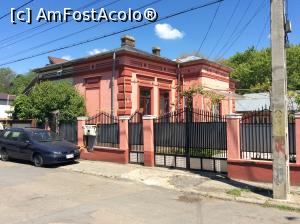 [P33] Focsani - Casa, str. Timis nr. 18, o casa restaurata » foto by mishu
 - 
<span class="allrVoted glyphicon glyphicon-heart hidden" id="av764848"></span>
<a class="m-l-10 hidden" id="sv764848" onclick="voting_Foto_DelVot(,764848,7833)" role="button">șterge vot <span class="glyphicon glyphicon-remove"></span></a>
<a id="v9764848" class=" c-red"  onclick="voting_Foto_SetVot(764848)" role="button"><span class="glyphicon glyphicon-heart-empty"></span> <b>LIKE</b> = Votează poza</a> <img class="hidden"  id="f764848W9" src="/imagini/loader.gif" border="0" /><span class="AjErrMes hidden" id="e764848ErM"></span>