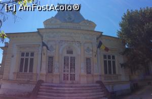 [P08] Focsani - Casa Alaci - Bd Garii nr 1 - Muzeul de istorie a Vrancei - aici se vad mai bine elementele de arhitectura precum si cele 2 figurine situate deasupra intrarii » foto by mishu
 - 
<span class="allrVoted glyphicon glyphicon-heart hidden" id="av764819"></span>
<a class="m-l-10 hidden" id="sv764819" onclick="voting_Foto_DelVot(,764819,7833)" role="button">șterge vot <span class="glyphicon glyphicon-remove"></span></a>
<a id="v9764819" class=" c-red"  onclick="voting_Foto_SetVot(764819)" role="button"><span class="glyphicon glyphicon-heart-empty"></span> <b>LIKE</b> = Votează poza</a> <img class="hidden"  id="f764819W9" src="/imagini/loader.gif" border="0" /><span class="AjErrMes hidden" id="e764819ErM"></span>