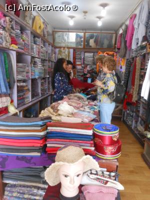 [P36] Kathmandu - În magazin, la Stupa Boudhanath. » foto by iulianic
 - 
<span class="allrVoted glyphicon glyphicon-heart hidden" id="av1469339"></span>
<a class="m-l-10 hidden" id="sv1469339" onclick="voting_Foto_DelVot(,1469339,7929)" role="button">șterge vot <span class="glyphicon glyphicon-remove"></span></a>
<a id="v91469339" class=" c-red"  onclick="voting_Foto_SetVot(1469339)" role="button"><span class="glyphicon glyphicon-heart-empty"></span> <b>LIKE</b> = Votează poza</a> <img class="hidden"  id="f1469339W9" src="/imagini/loader.gif" border="0" /><span class="AjErrMes hidden" id="e1469339ErM"></span>